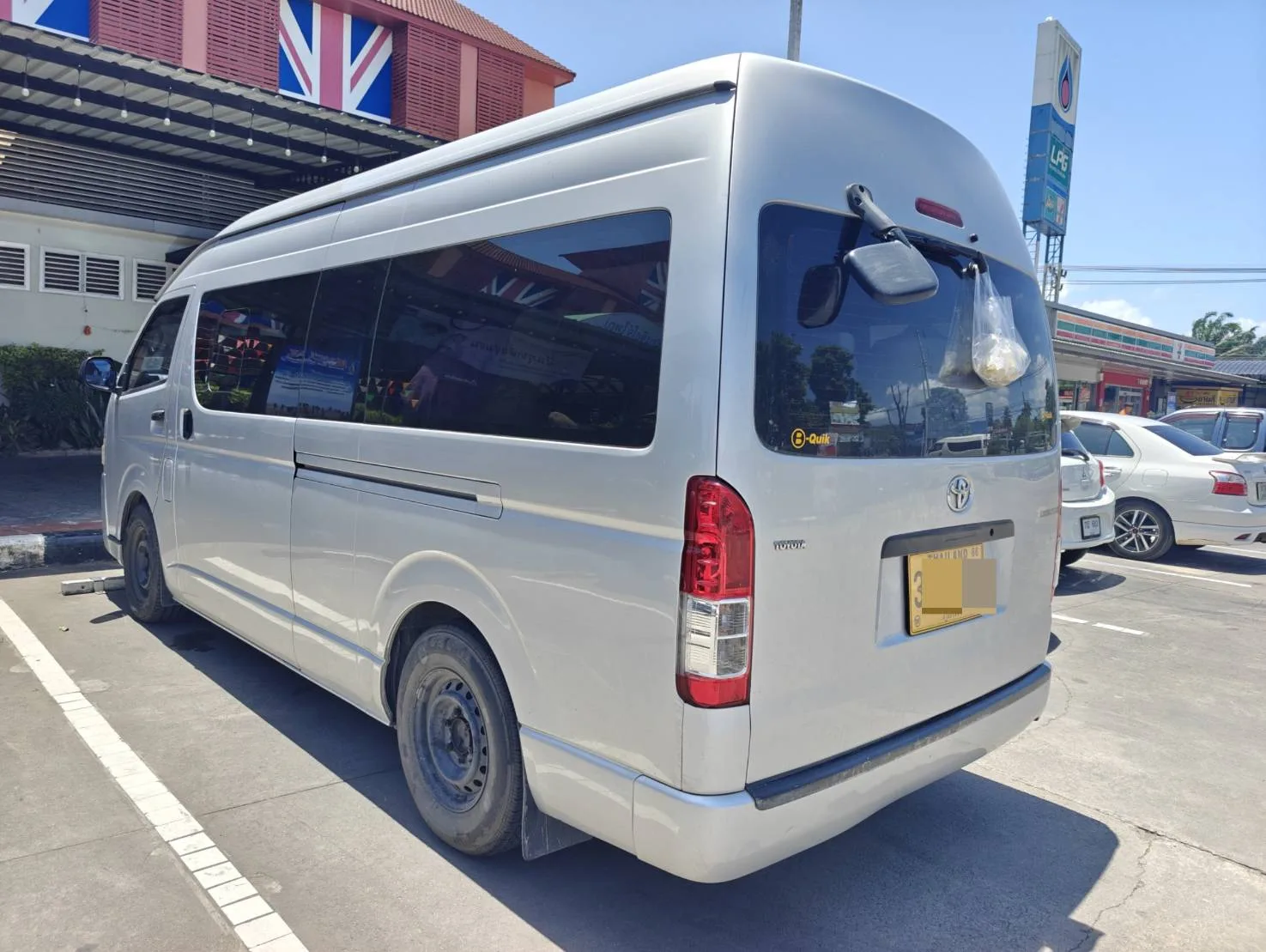 Toyota Commuter รูปที่ 4